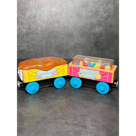 Thomas & Friends Wooden Railway Caramel and Gumdrop Car Train Tank Engine - Picture 5 of 8